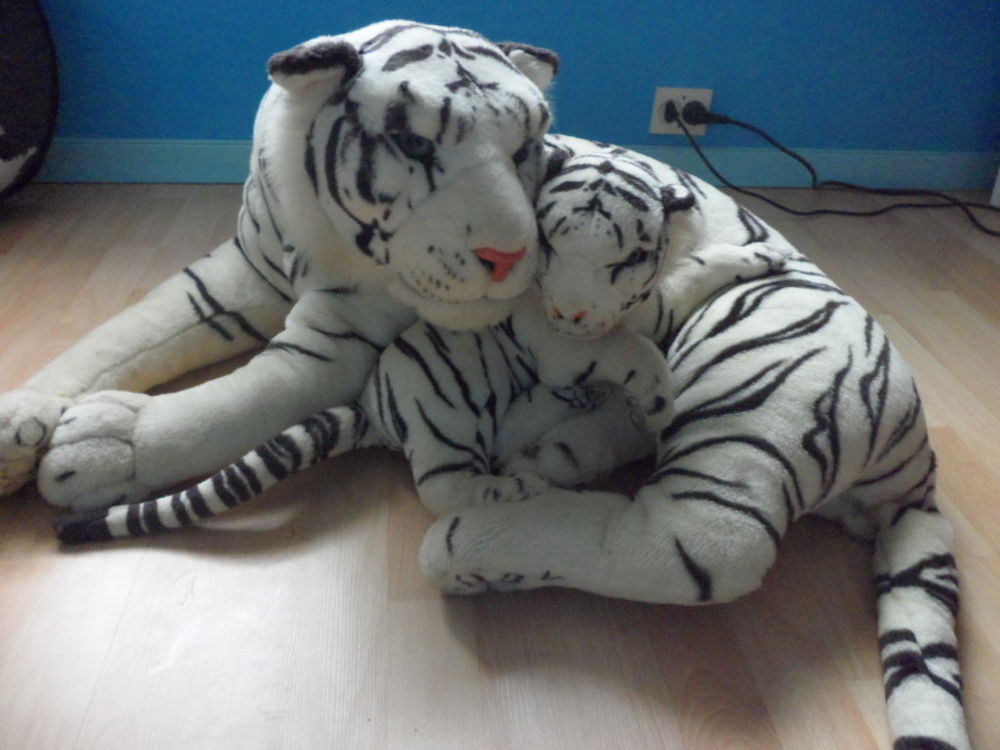 Peluche Tigre blanc et noir, avec son petit Jeux / jouets