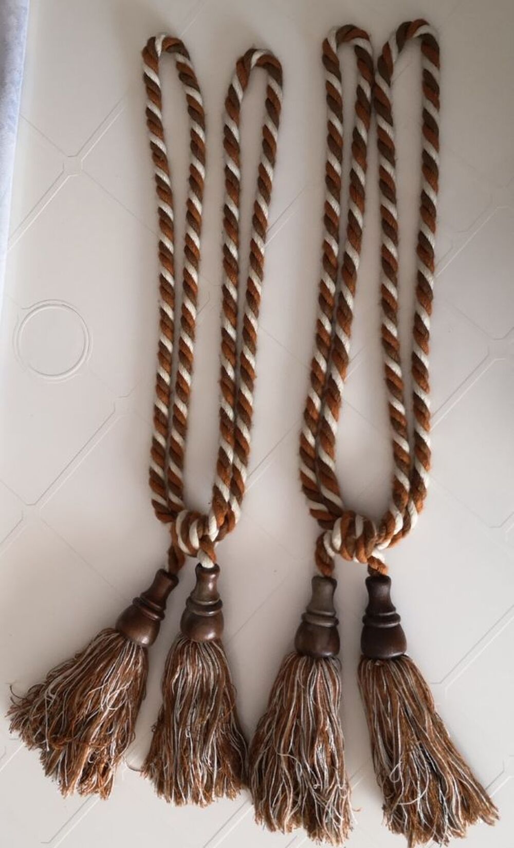 Paire d'embrase de rideaux nuances beige-marron av. pomponS Dcoration