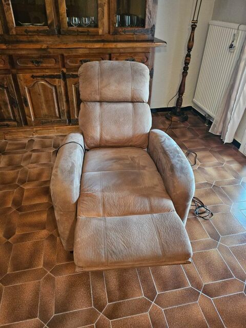 Fauteuil inclinable et relevable lectrique 70 Saint-Martin-de-Crau (13)