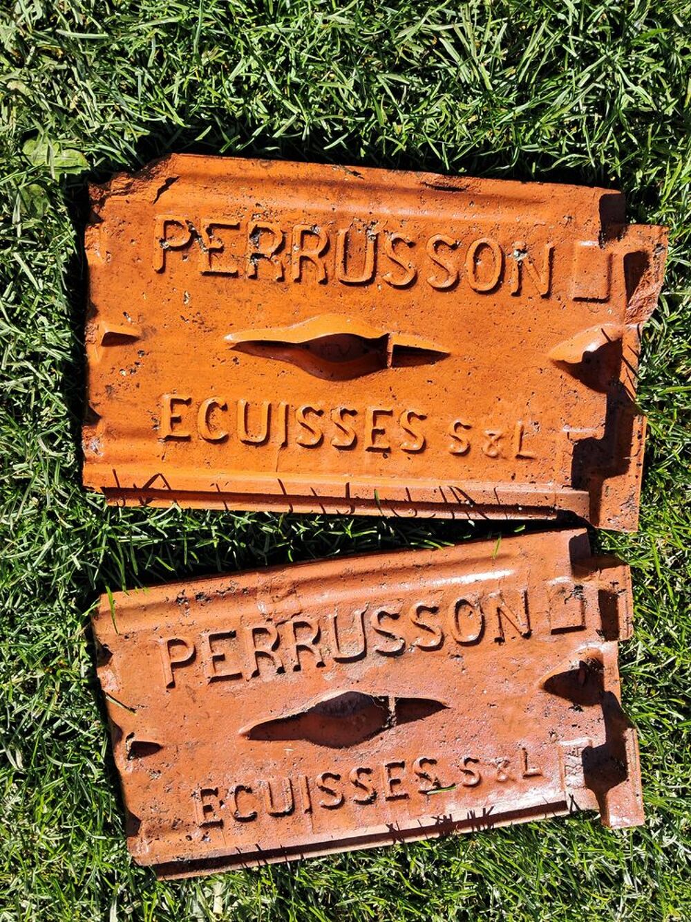 Tuiles ECUISSES PERUSSON Bricolage