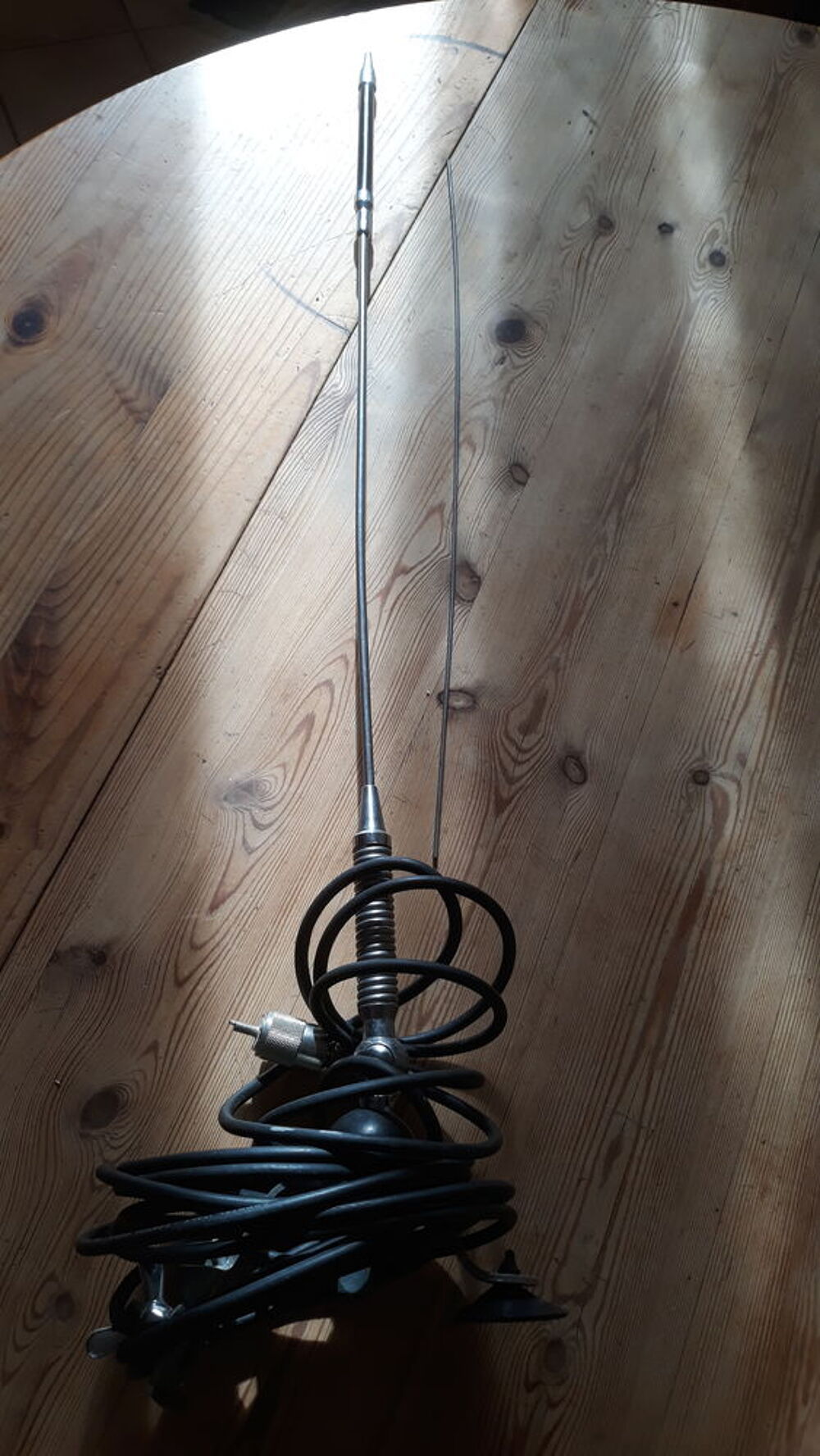 Antenne CB ancienne. Audio et hifi