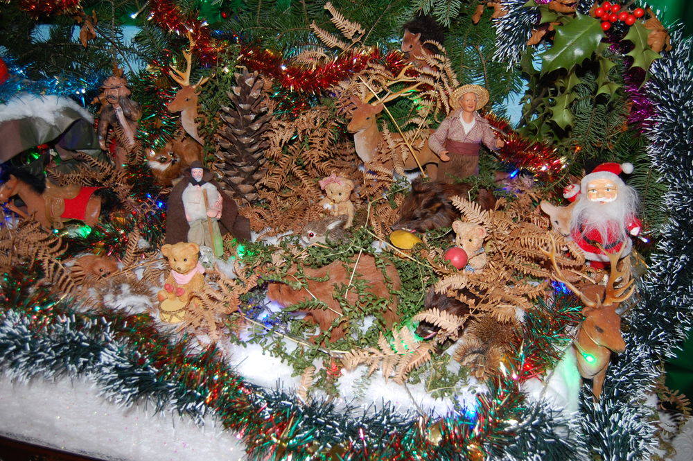  UN LOT DE SUJETS DE DECORATION NO&Euml;L Décoration