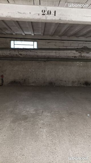  Parking / Garage � louer 10 m�