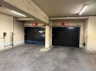  Parking / Garage � louer 10 m� Paris