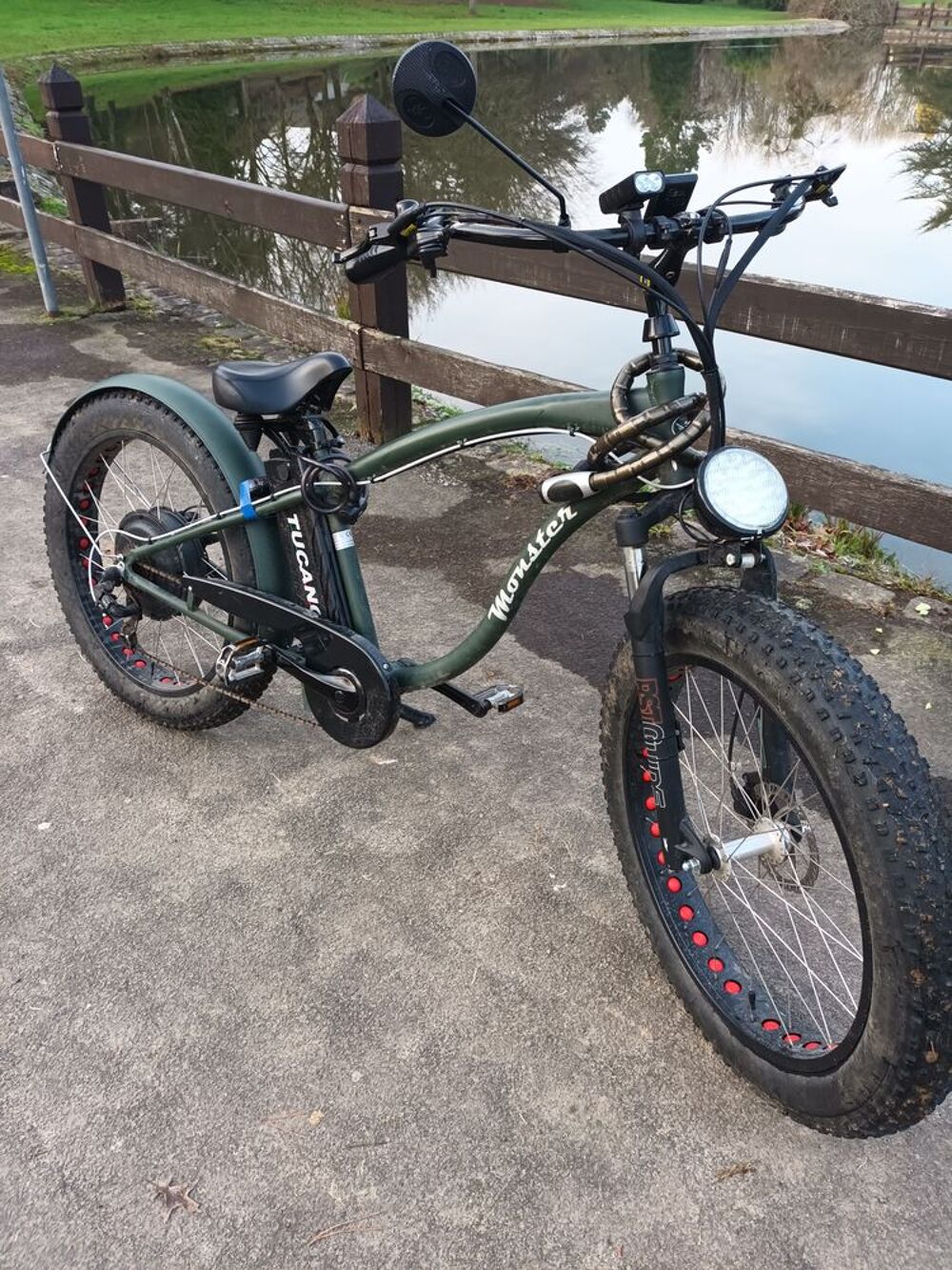 V&Eacute;LO FAT BIKE &Eacute;LECTRIQUE Vélos