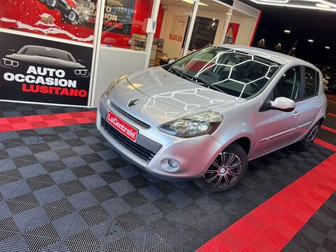 Renault clio iii (2) 1.2 16V 75 TOMTOM LIVE 5P