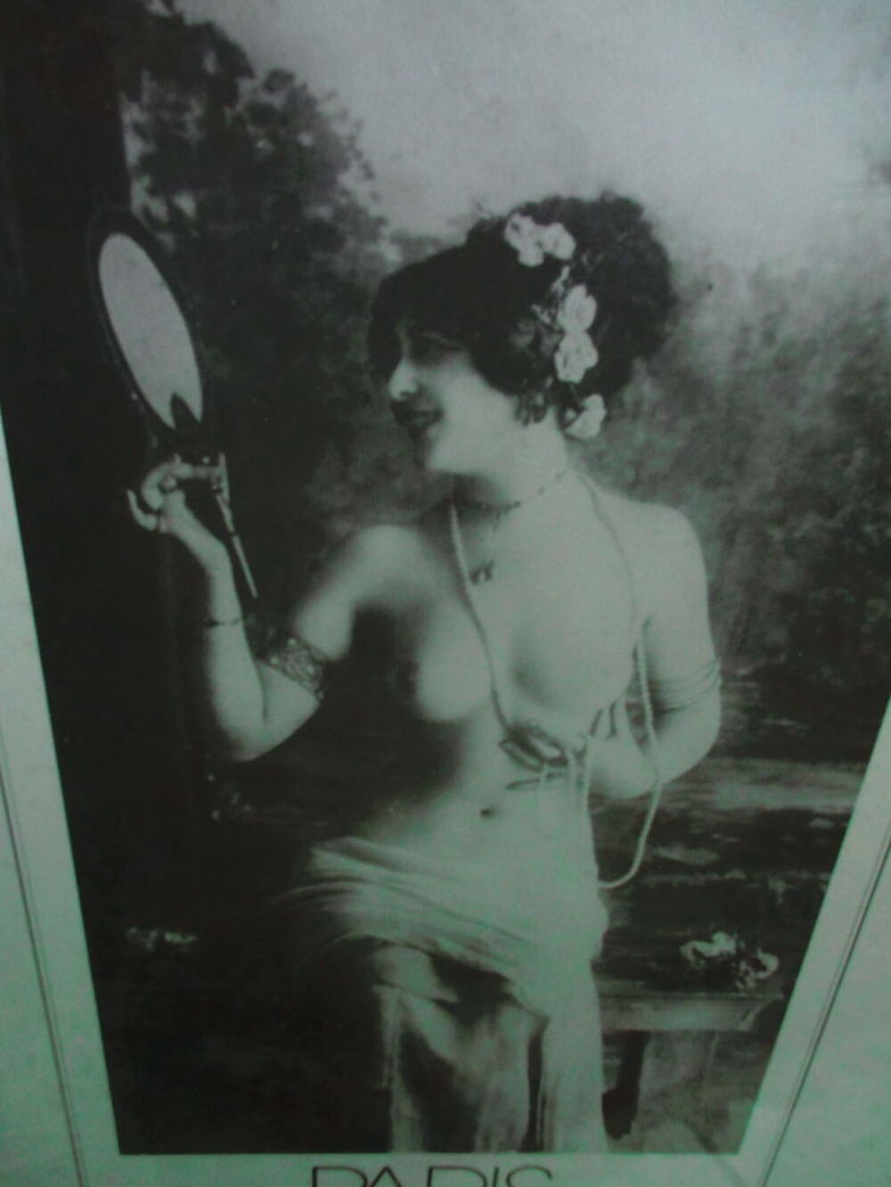 PARIS LA BELLE EPOQUE 
Paris Ladies circa 1910
