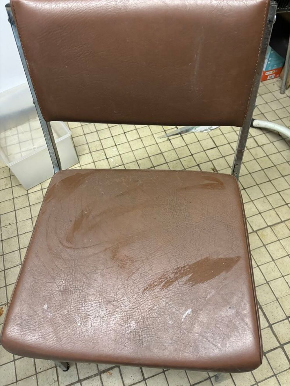 TABLE DE CUISINE FORMICA et chaises Meubles