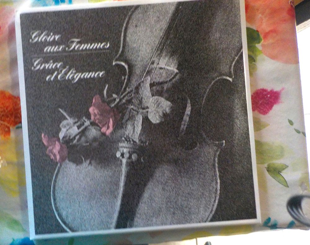 COFFRET 8 VYNILS 33T "LES 150 PLUS BELLES MELODIES DU MONDE" CD et vinyles