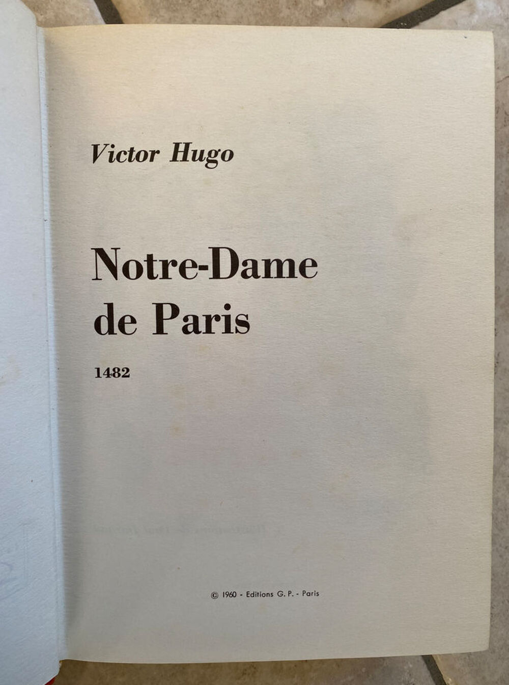 Livre ancien "Notre-Dame de Paris de Victor Hugo 1960 