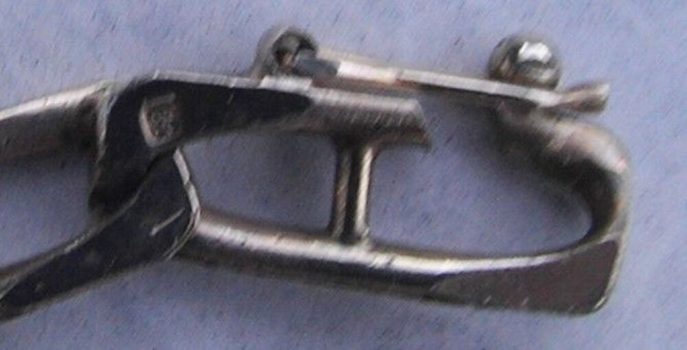 Collier plaqu&eacute; or - Longueur 52 cm - Epaisseur 5 mm. Bijoux et montres