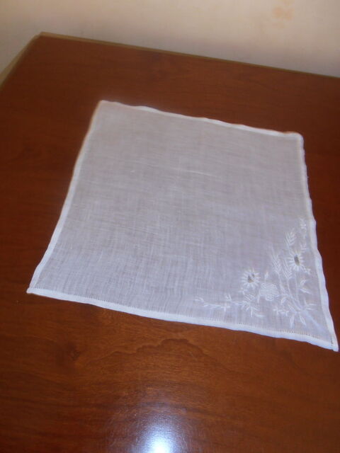 Mouchoir dentelle 7 (79) 3 Tours (37)