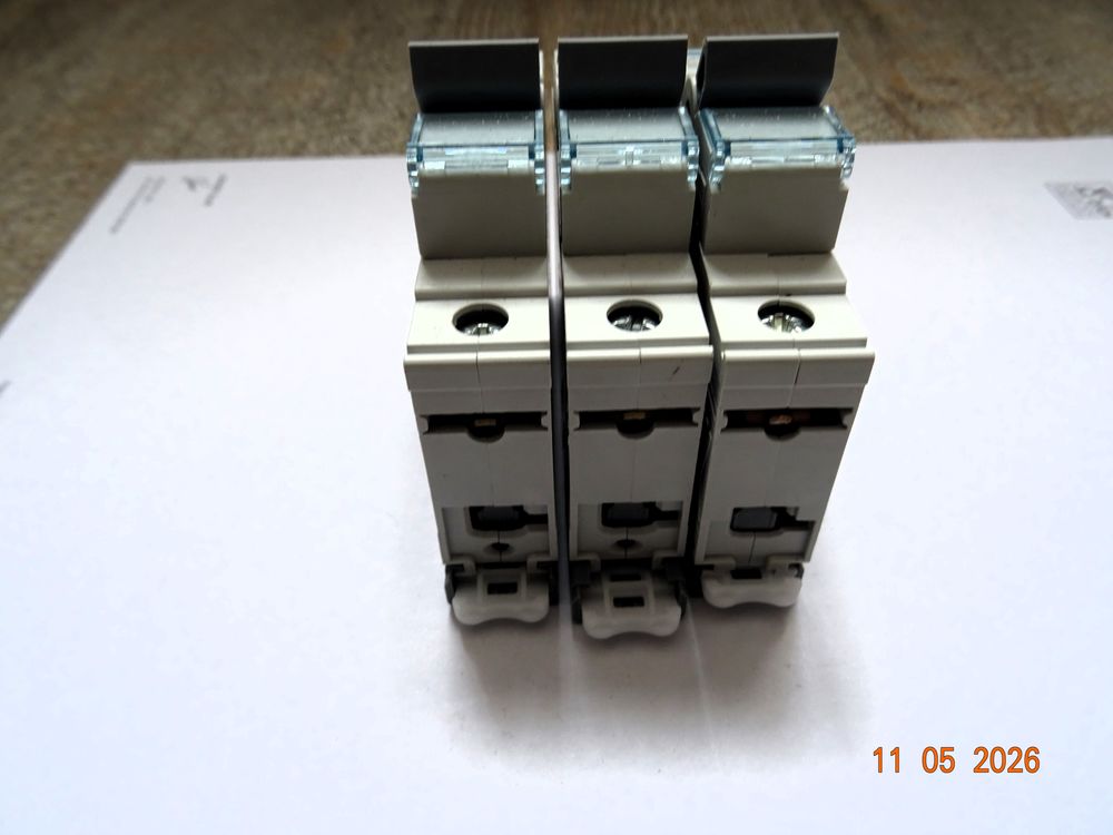 lot 3 disjoncteur Hager 32a et 16a unipolaire neuf Bricolage