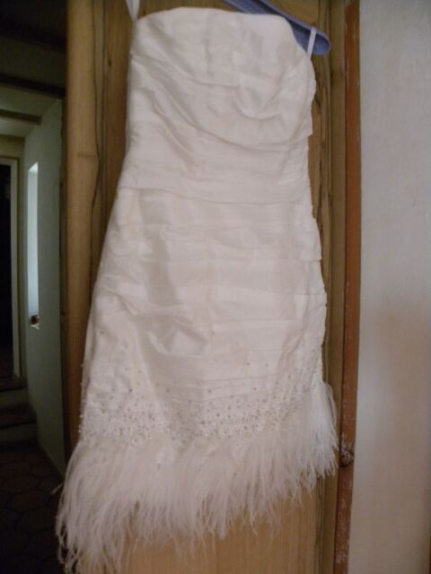 Robe blanche de marie courte. 200 Aiglun (04)