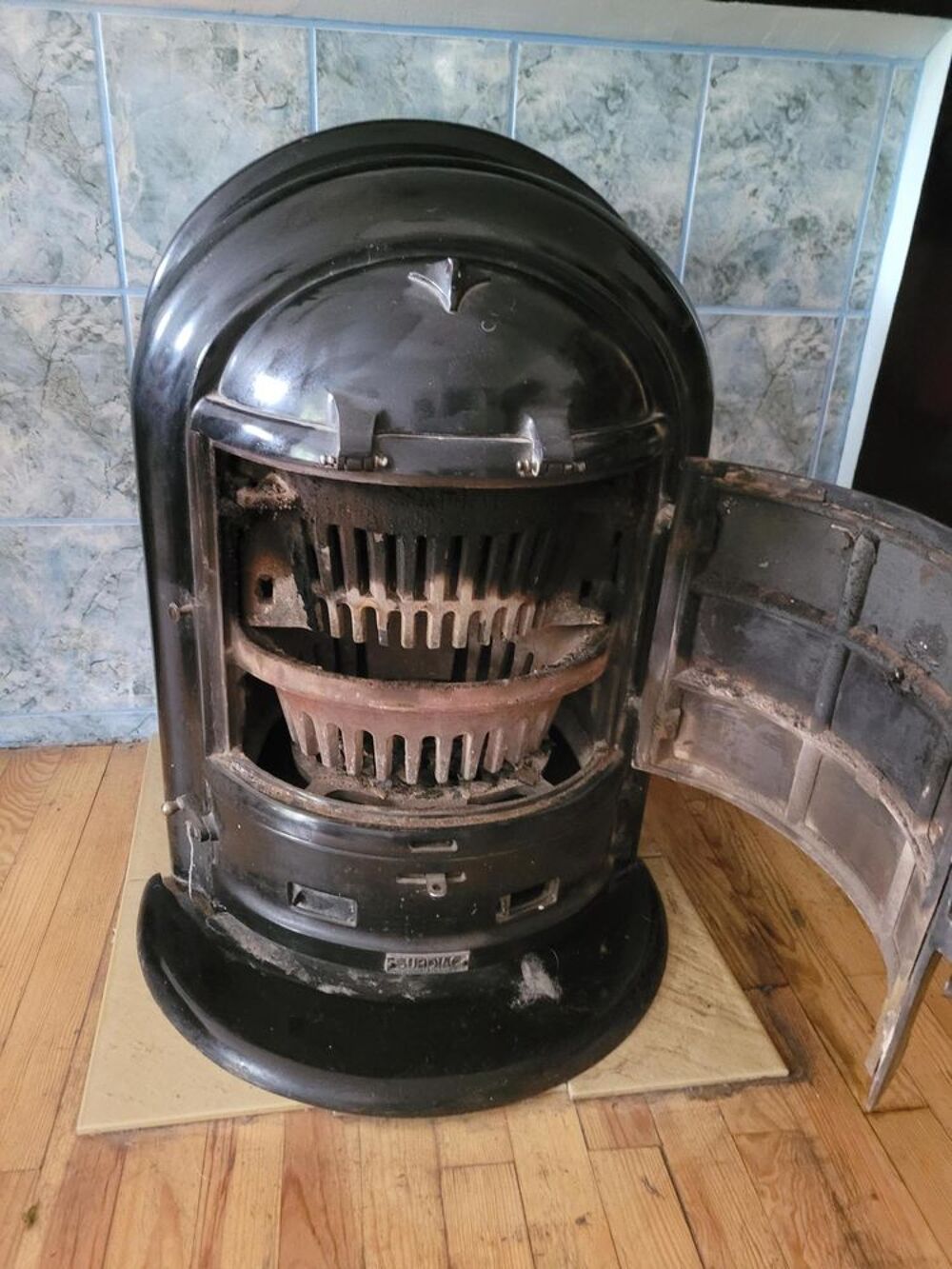 Jolie ancien po&ecirc;le &agrave; charbon / bois / tout Surdiac Bricolage