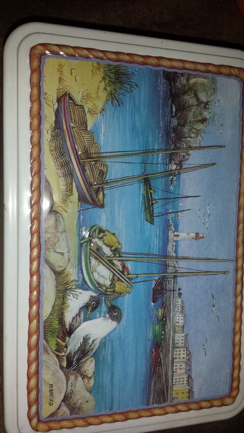 BOITE METAL VIDE BATEAUX
3 Triel-sur-Seine (78)