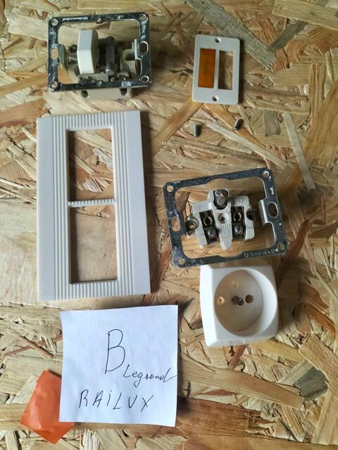 prise et bouton railux 10 Beauvoir (50)