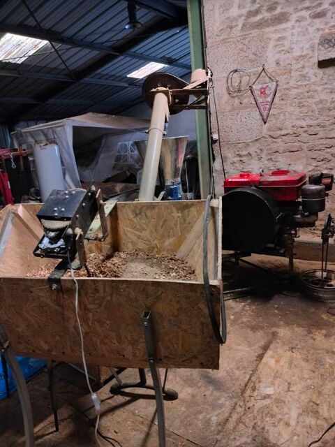 presse &agrave;  Pellets diam&egrave;tre 250mm avec 3 rouleaux 2500 79160 Villiers-en-plaine