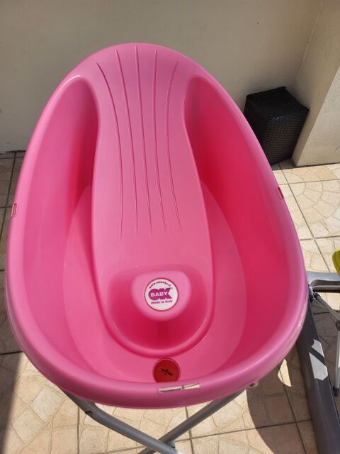 Baignoire et son susport et siege pour bébé pour bain 25 Villenave-d'Ornon (33)