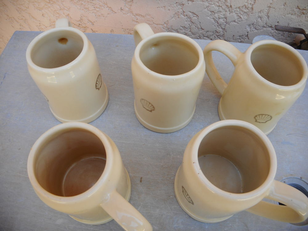 LOT DE 5 BOCKS A BIERE EN CERAMIQUE Electroménager