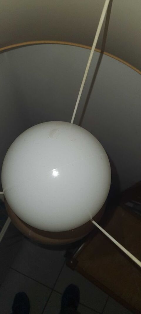 fauteuil et lampe Le Pontet (84)