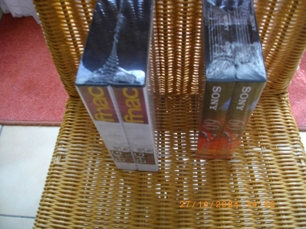 2 X 2 K7 vhs de 60 MN pour magn&eacute;toscope - EHG FNAC ET SONY DVD et blu-ray