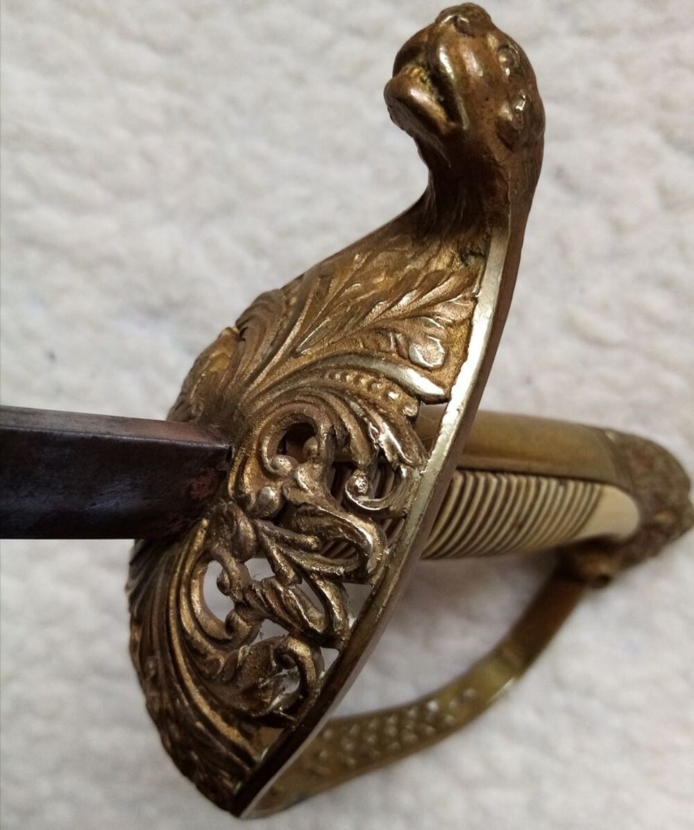 Tr&egrave;s belle &eacute;p&eacute;e de cour, &eacute;poque ancien r&eacute;gime 