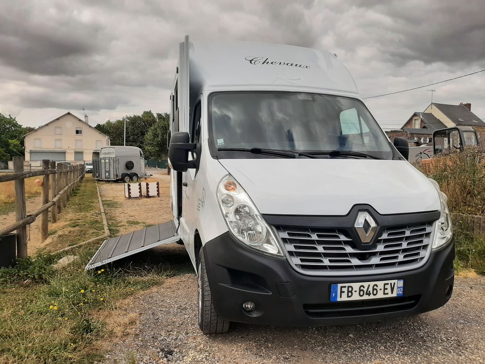 Master MASTER CA L2H2 3.5t 2.3 dCi 130 E6 GRAND CONFORT 2017 occasion 02880 Margival