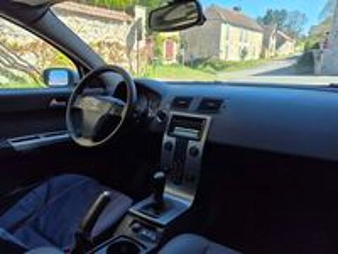 V50 2.0D - 7cv Momentum 2004 occasion 78124 Mareil-sur-Mauldre