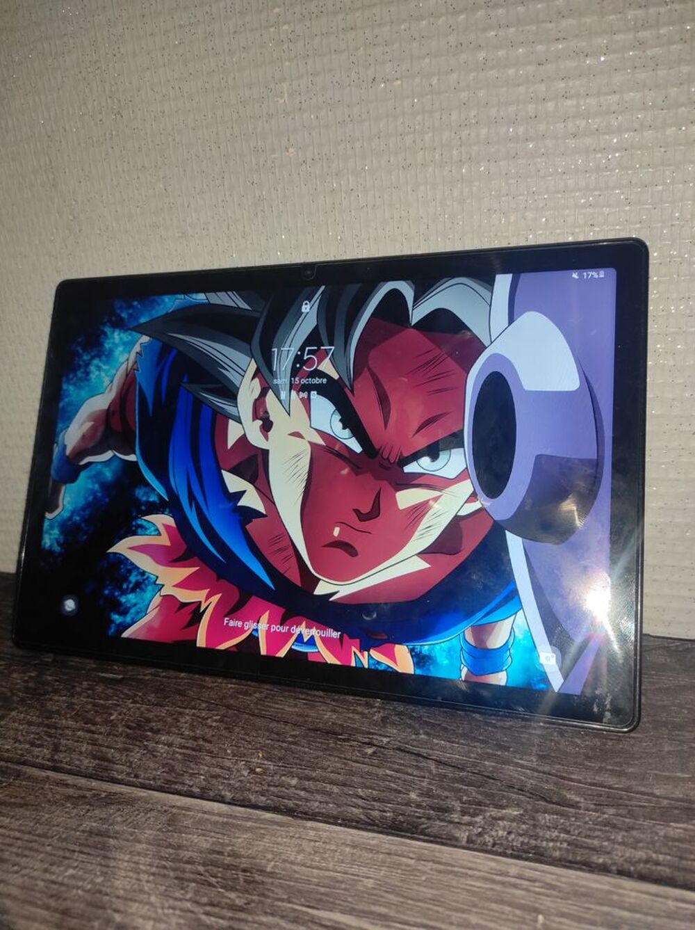Samsung TAB (A8) Parfait &eacute;tat m&ecirc;me pas une micro rayure Téléphones et tablettes