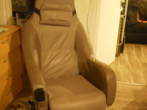 fauteuil relax electrique en cuir a roulette fonctionne bien 70 Poix-de-Picardie (80)