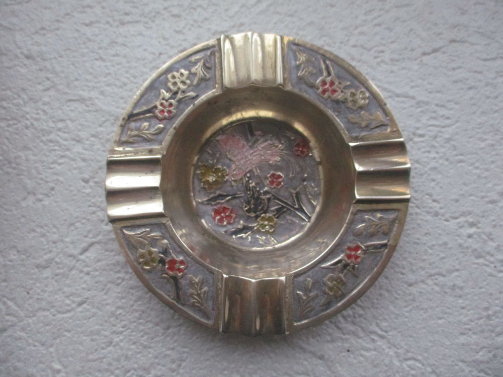 Cendrier en laiton et &eacute;mail cloisonn&eacute; originaire d'asie. Décoration
