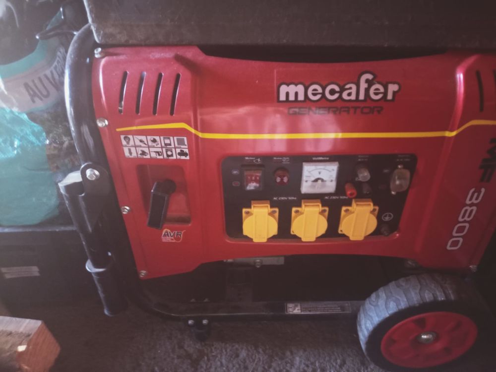 Groupe &eacute;lectrog&egrave;ne Mecafer 3800W en excellent &eacute;tat Bricolage