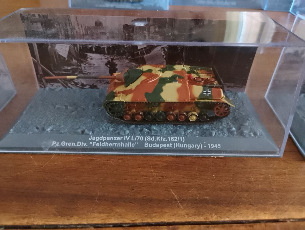 Superbe Collection 51 Maquettes Blind&eacute;s WW2 1/72 