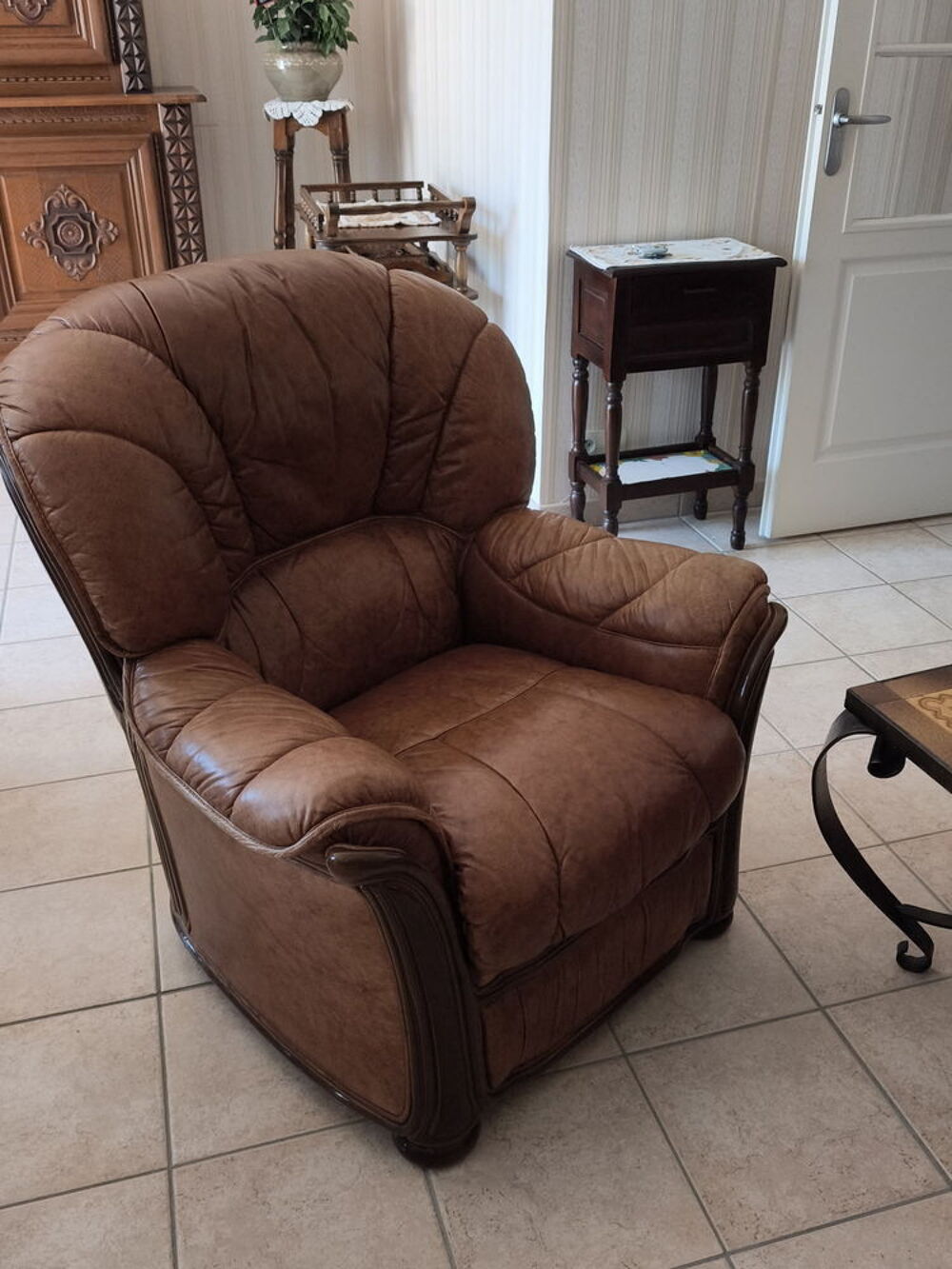 salon en cuir canap&eacute; 
250 € &middot;
Meubles