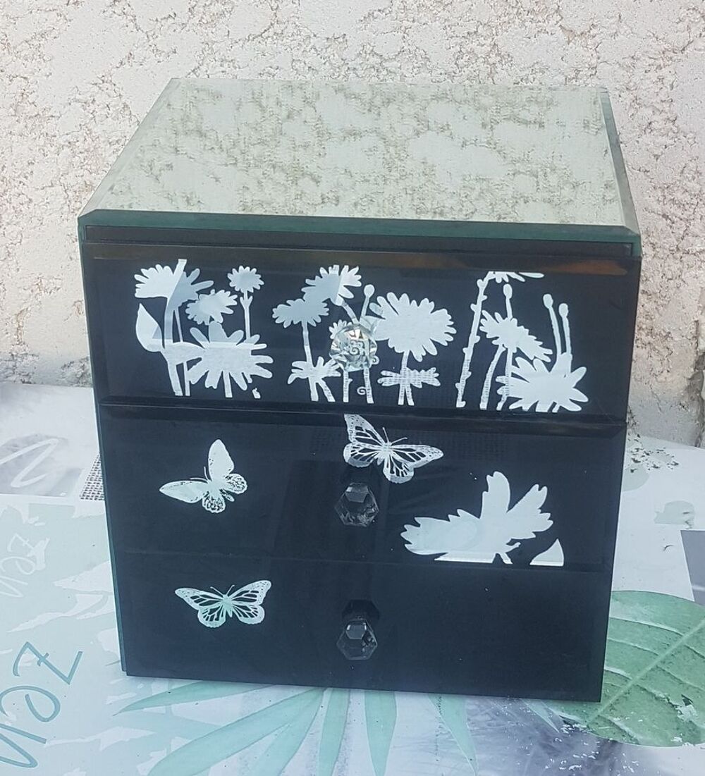 Coffret, bo&icirc;te &agrave; bijoux tout en miroirs neuf Décoration