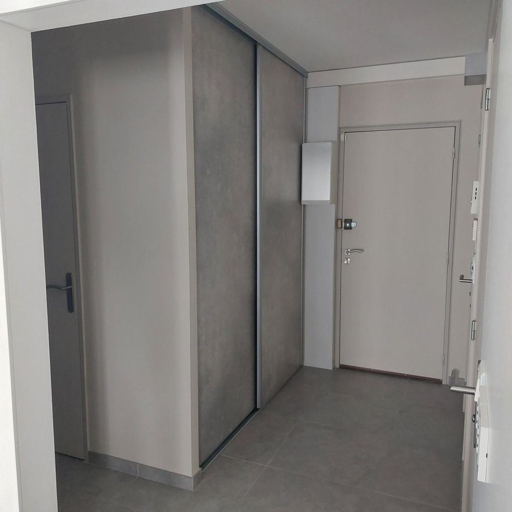 Location Appartement Appartement meublé type 3 avec parking aérien en résidence sé... Reims