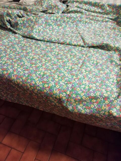 grande nappe fleurie 285 cm sur 140 cm Plouisy (22)