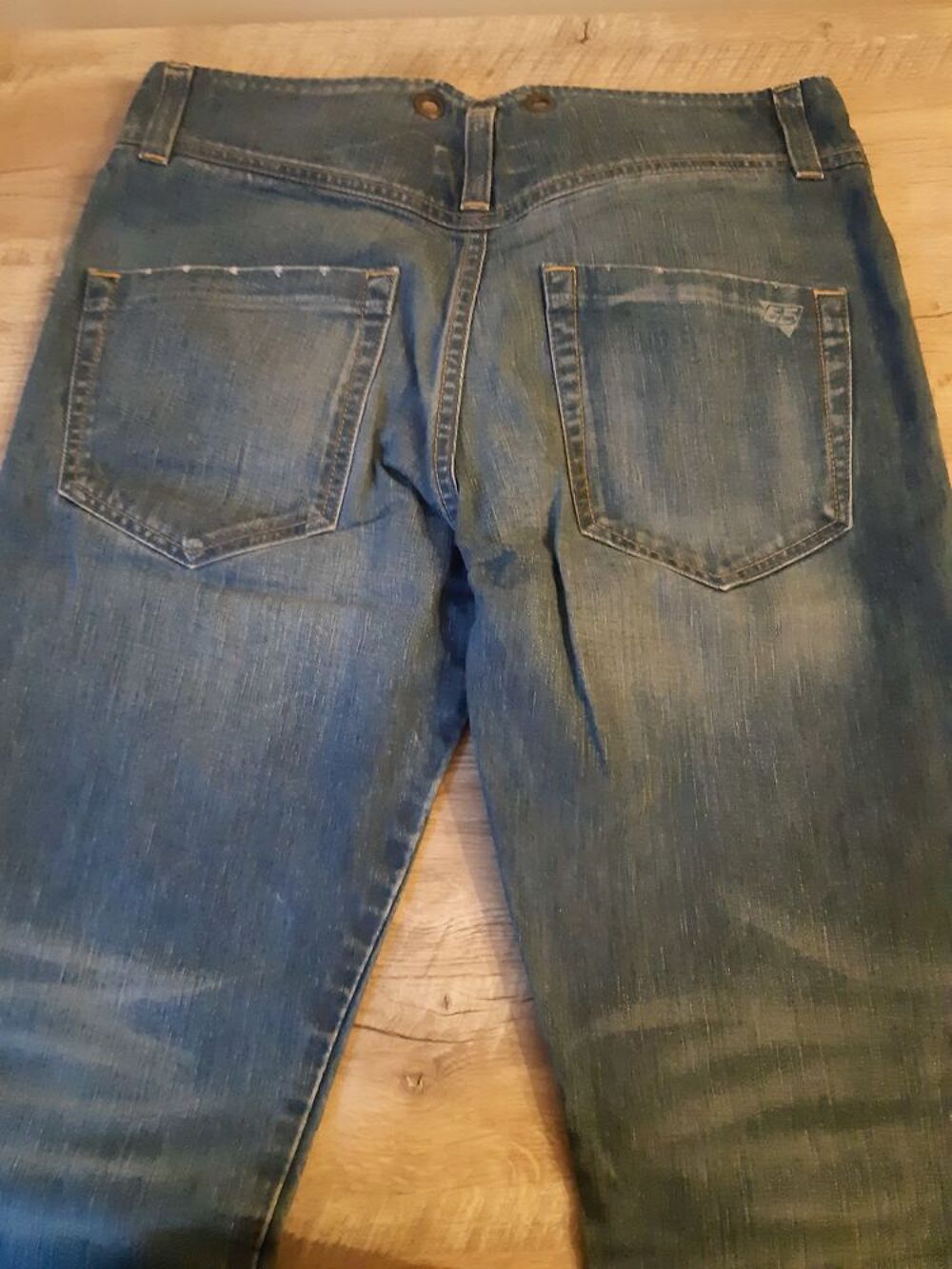 Jean Diesel coupe originale Vêtements