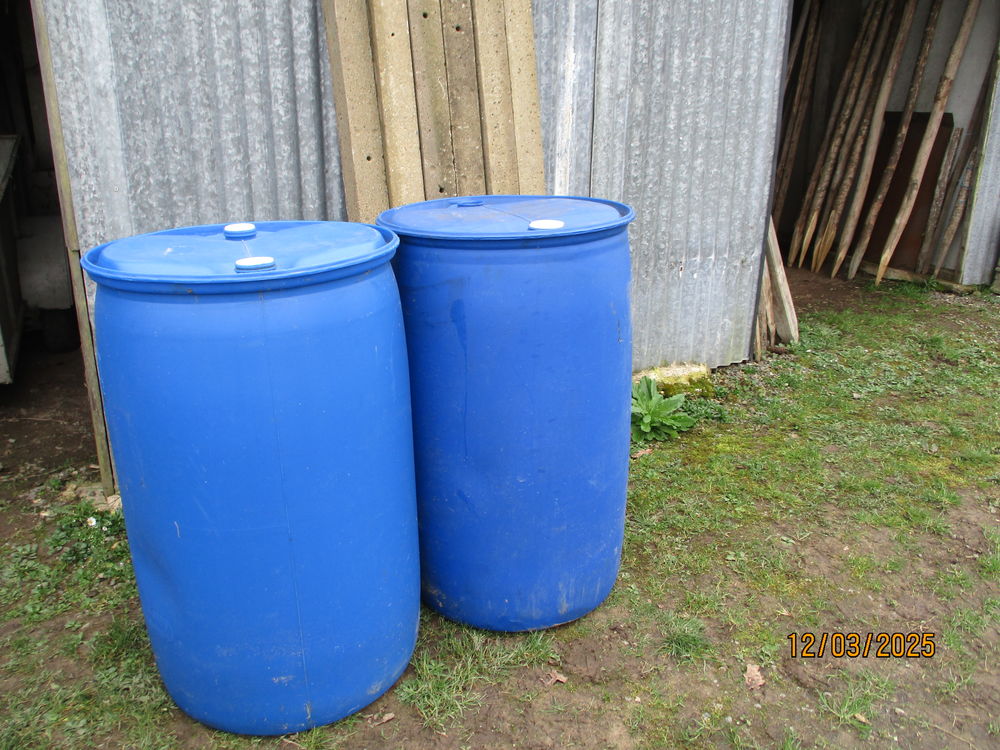 BIDONS POUR RESERVE D EAU Jardin