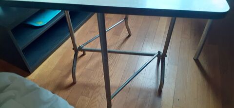 Table en formica années  50/60 30 Rennes (35)