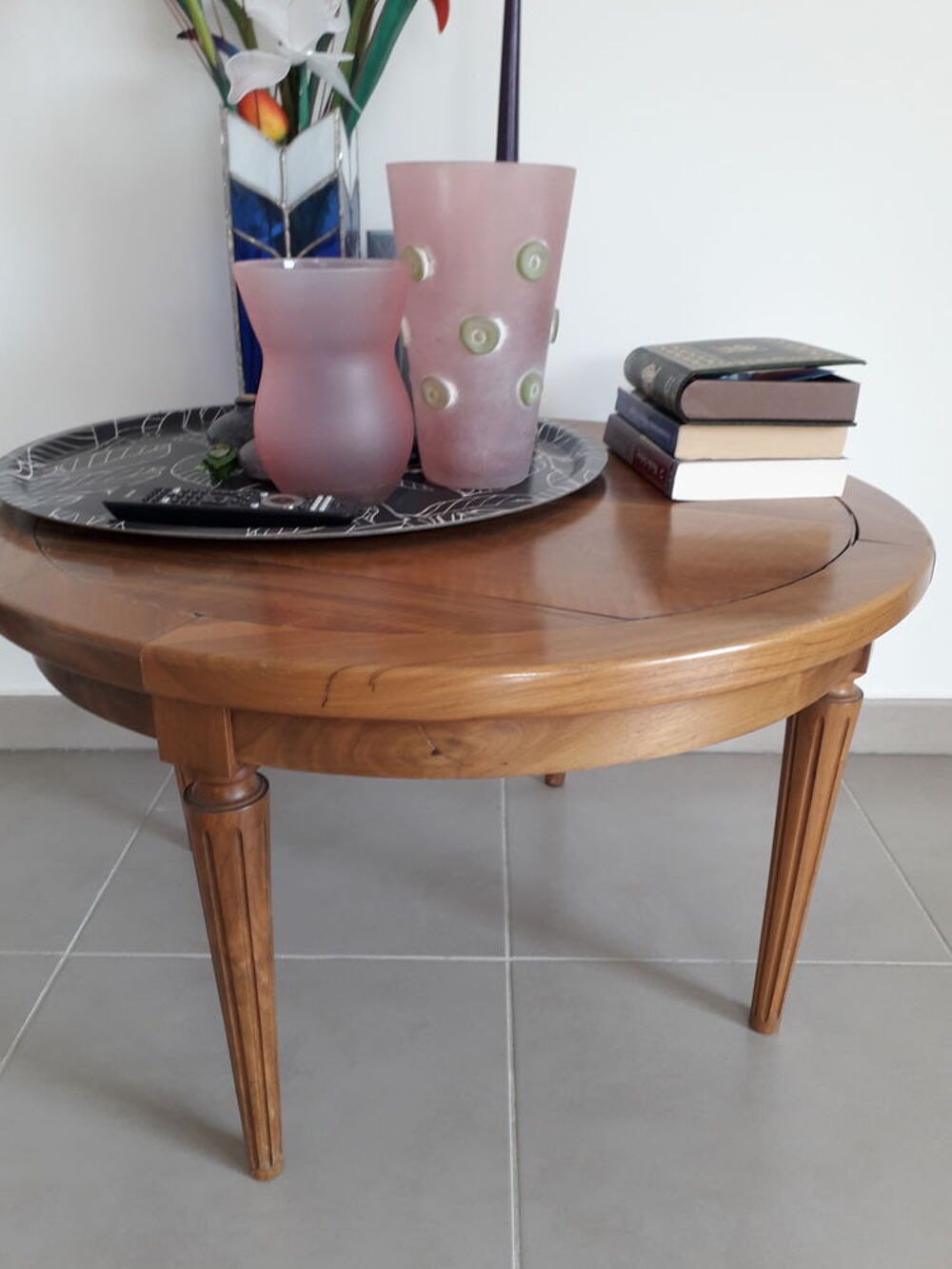 Petite table basse en noyer Meubles