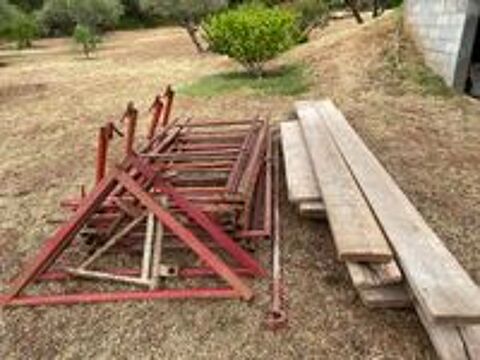   Échafaudage de maçon suite à fin de travaux 