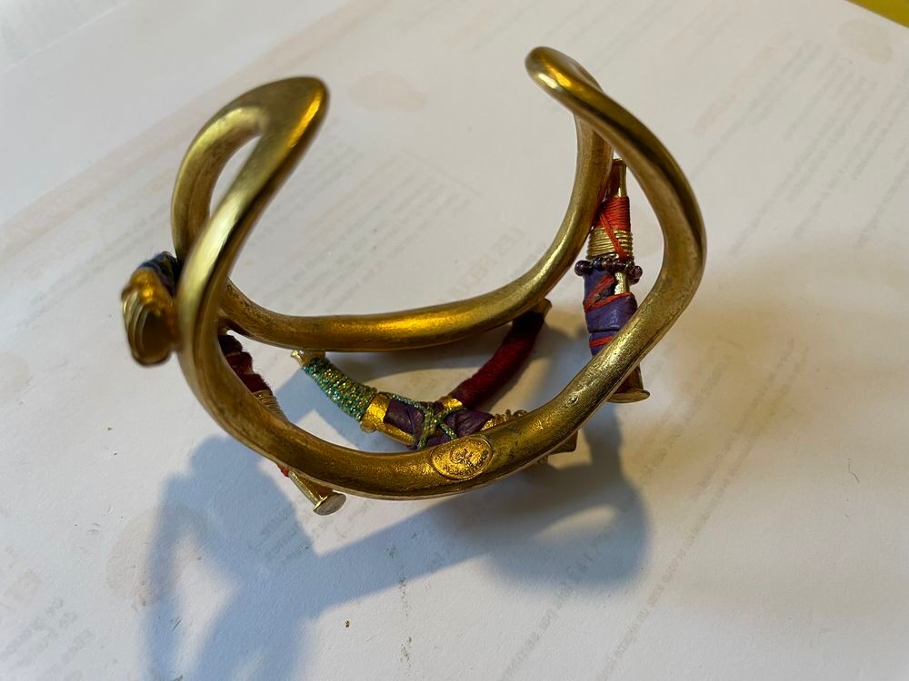 Bracelet branche rigide dor&eacute;Passementerie multicoloreLACROIX Bijoux et montres