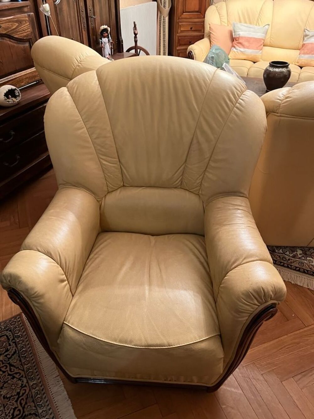 Canap&eacute; 3 places et trois fauteuils 100% cuir de buffle Meubles