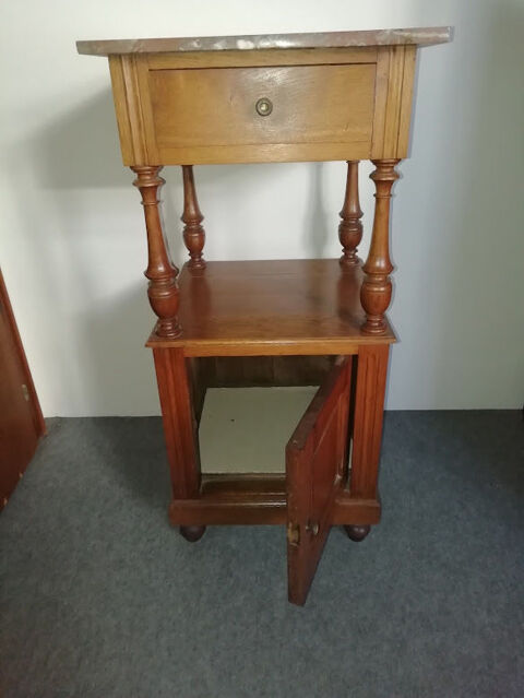 Table de chevet - Hauteur 80 Largeur 38 x 38 40 Schaeffersheim (67)
