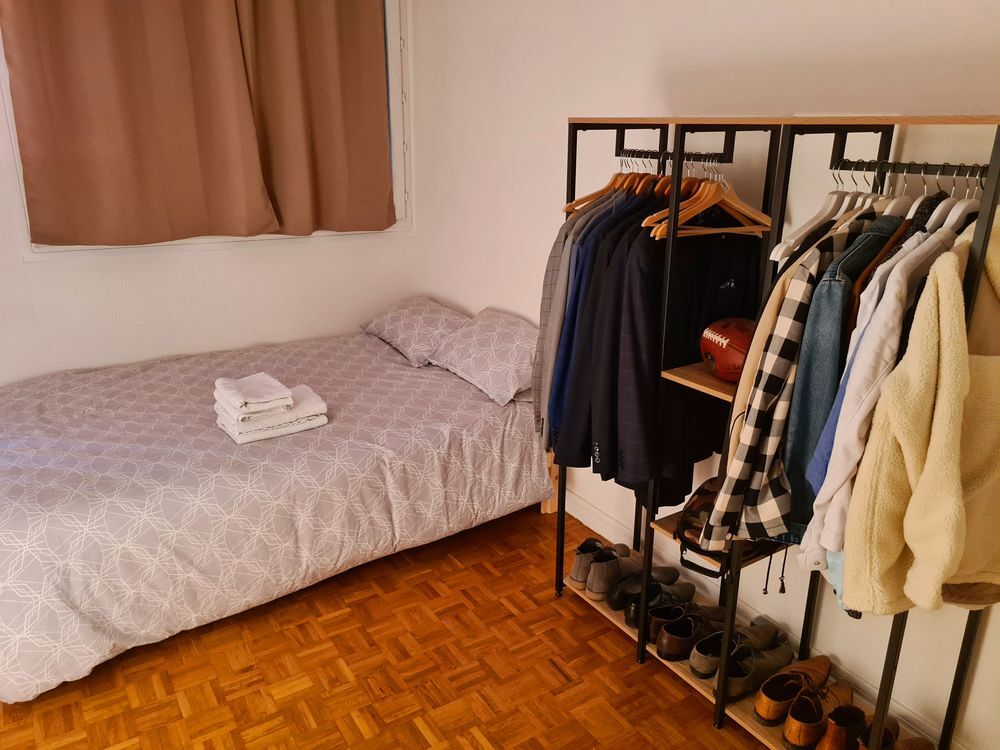 Cadre de lit et Matelas 140 x 200 Meubles