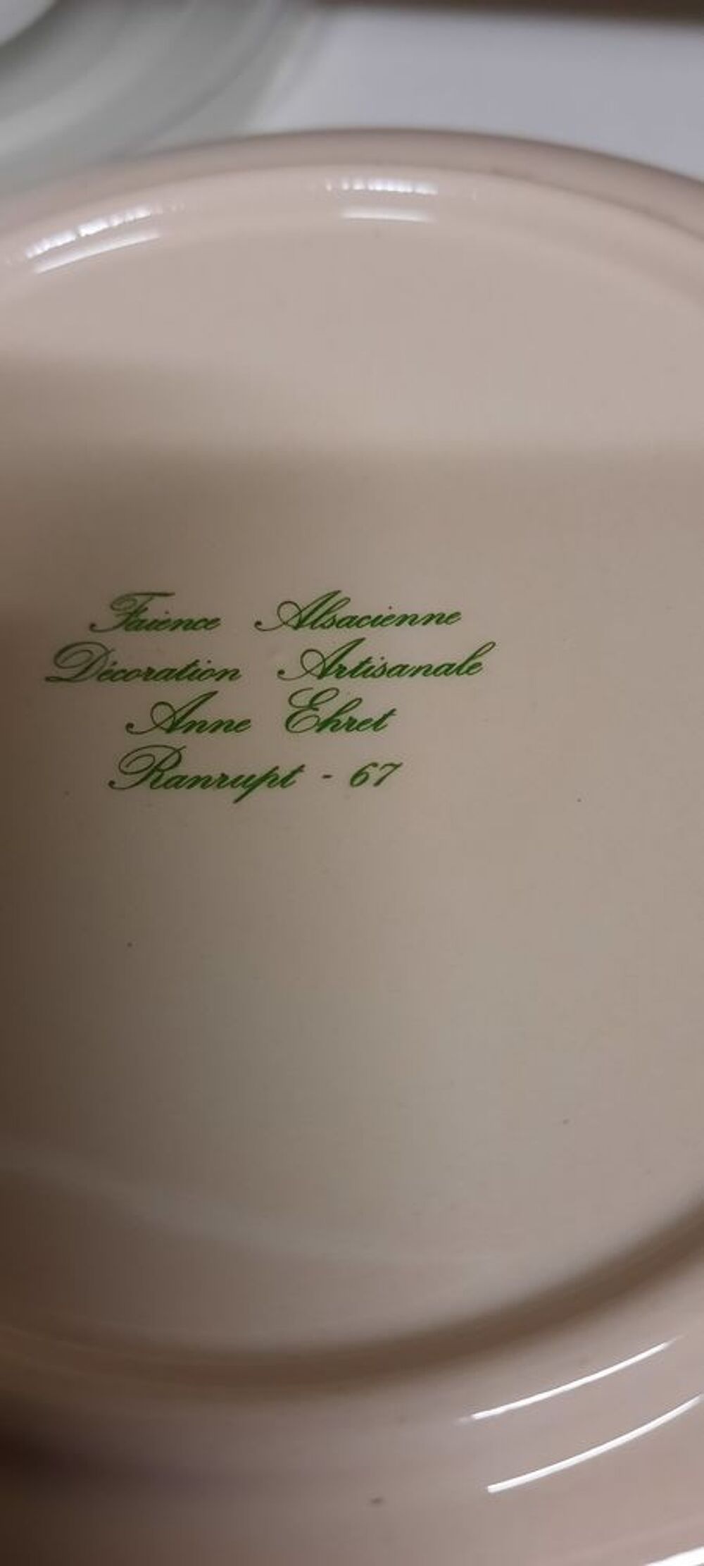 PLAT EN FAIENCE Décoration