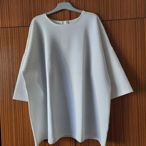 TUNIQUE BLANCHE,  GRANDE TAILLE 40 Sevran (93)