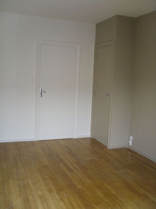  Appartement à louer 2 pièces 56 m²